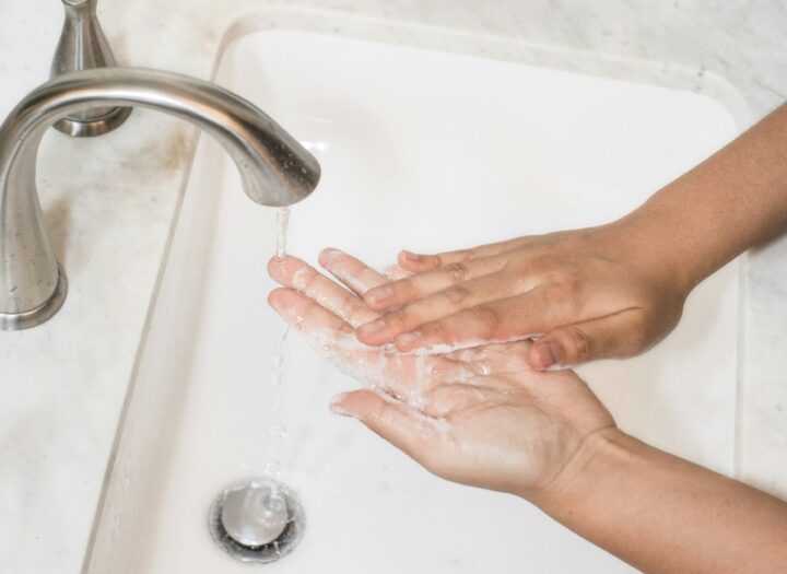 手を洗う画増